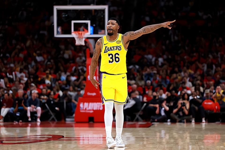 火箭两年合同签下签湖人后场大闸，他们并没有使用全额中产特例？